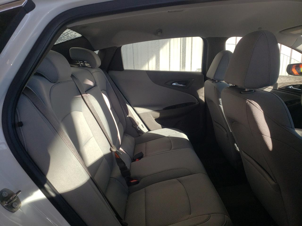 Photo 6 from auction – 2017 CHEVROLET MALIBU LT with VIN 1G1ZE5ST4HF265938