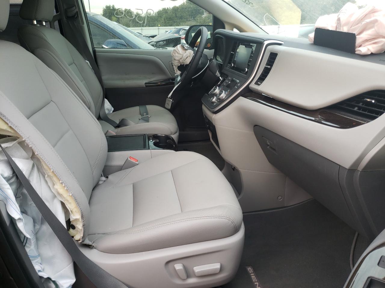 Photo 5 from auction – 2020 TOYOTA SIENNA XLE with VIN 5TDYZ3DC0LS074132
