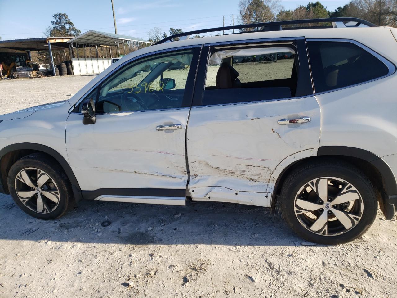 Photo 9 from auction – 2019 SUBARU FORESTER T with VIN JF2SKAWC6KH428798