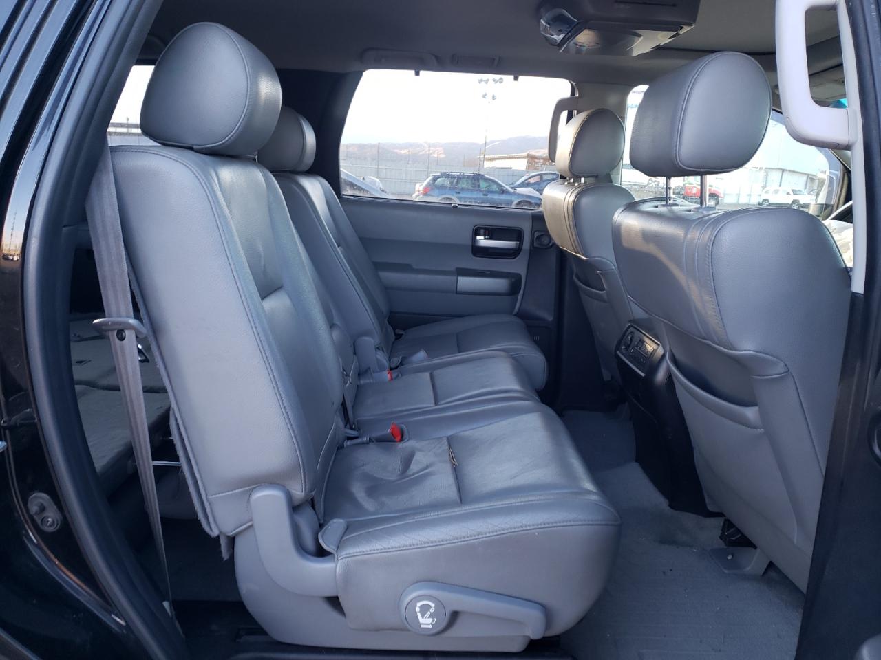 Photo 6 from auction – 2010 TOYOTA SEQUOIA LI with VIN 5TDJY5G12AS030236