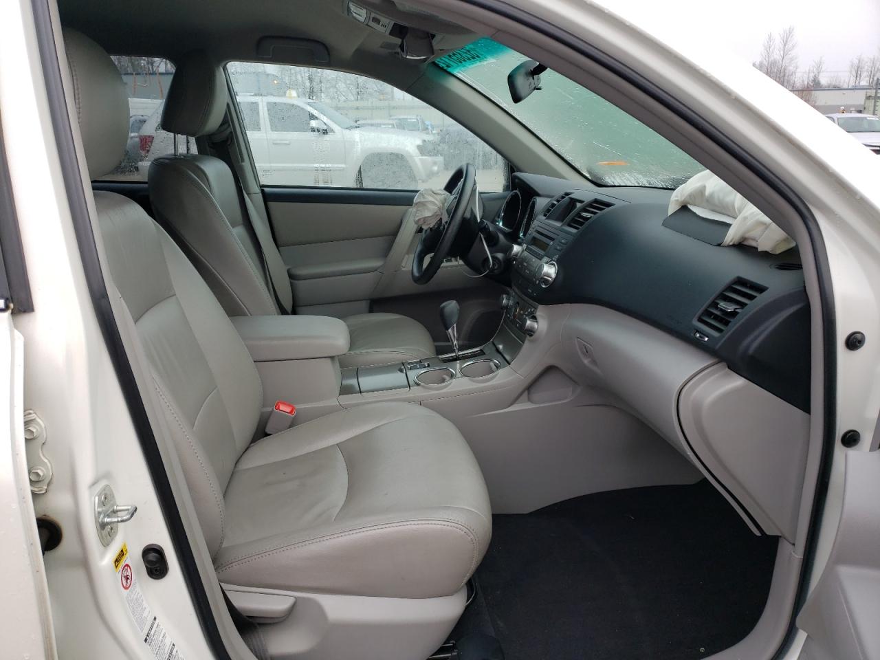 Photo 5 from auction – 2012 TOYOTA HIGHLANDER with VIN 5TDBK3EH9CS094478