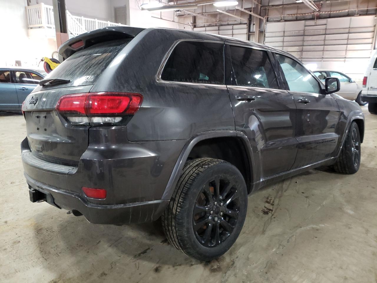 Photo 4 from auction – 2015 JEEP GRAND CHER with VIN 1C4RJFAG4FC820009