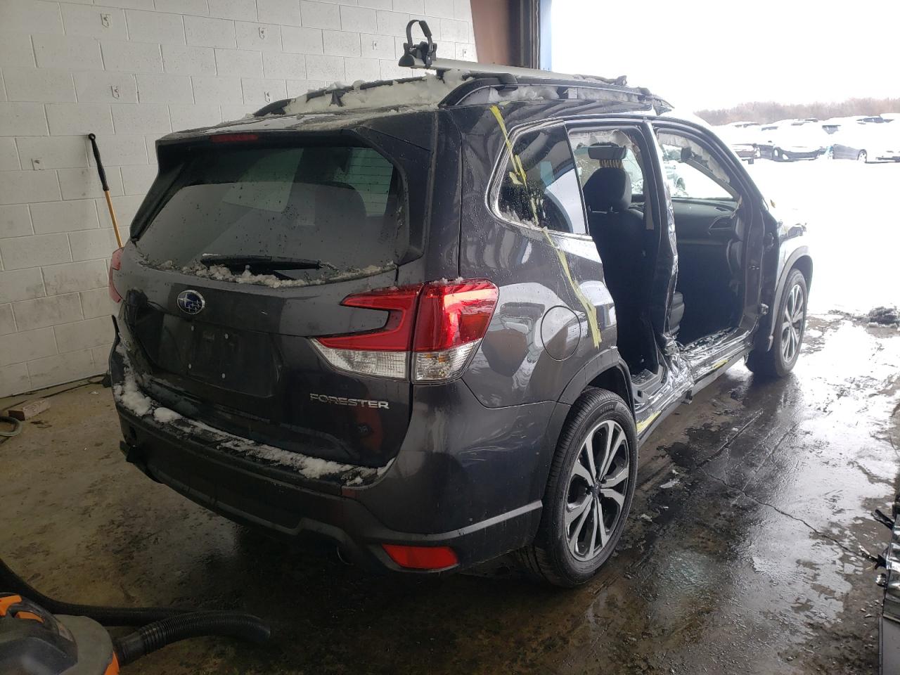 Photo 4 from auction – 2021 SUBARU FORESTER L with VIN JF2SKASC4MH440831