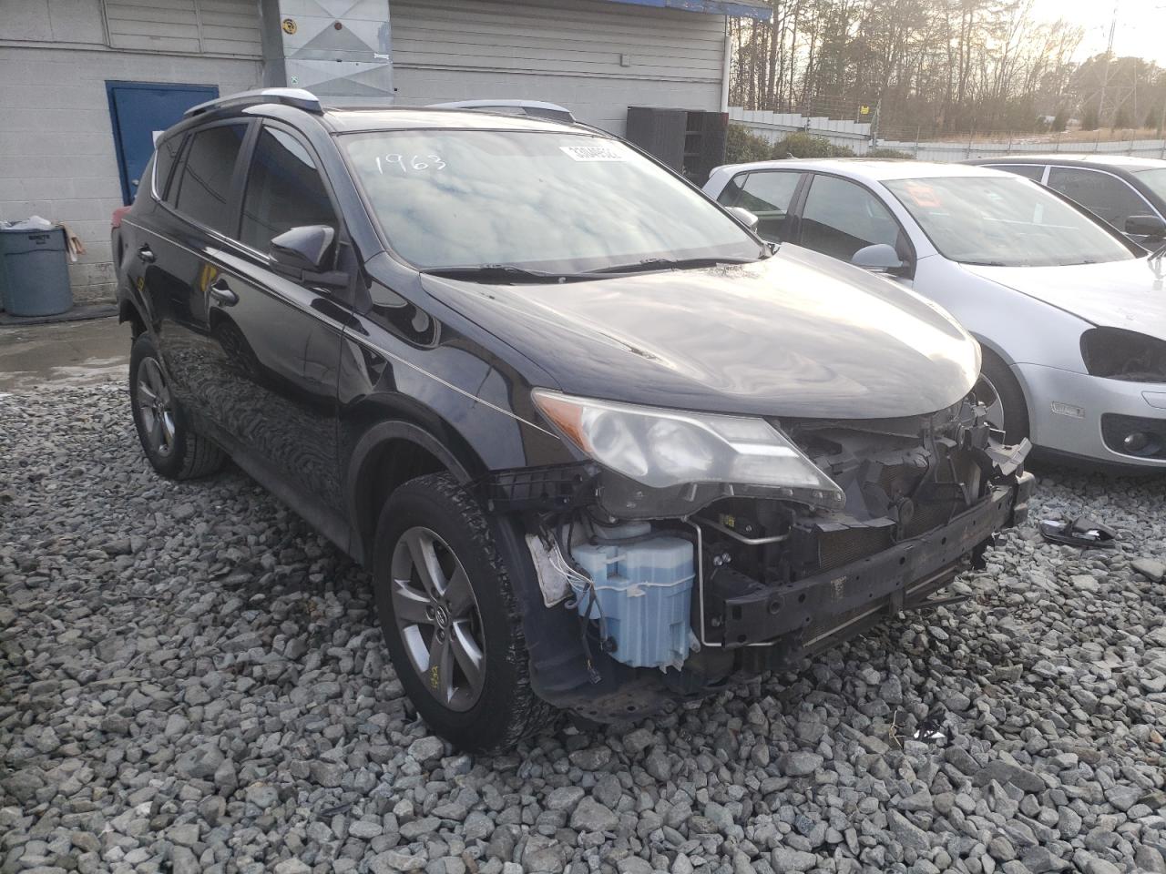 Photo 1 from auction – 2015 TOYOTA RAV4 XLE with VIN 2T3WFREVXFW161963