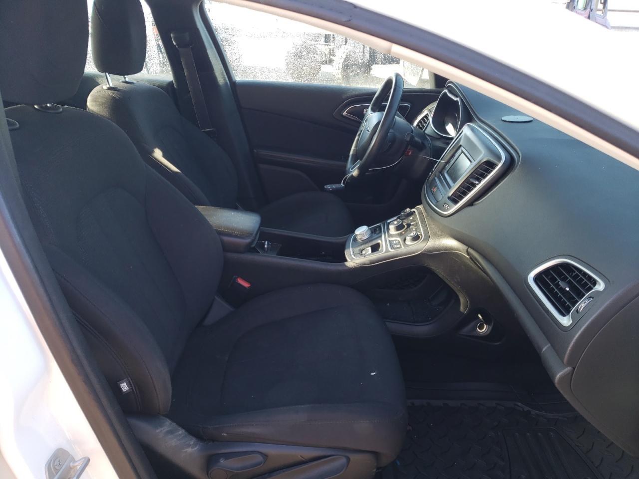 Photo 5 from auction – 2015 CHRYSLER 200 LIMITE with VIN 1C3CCCAB4FN596834