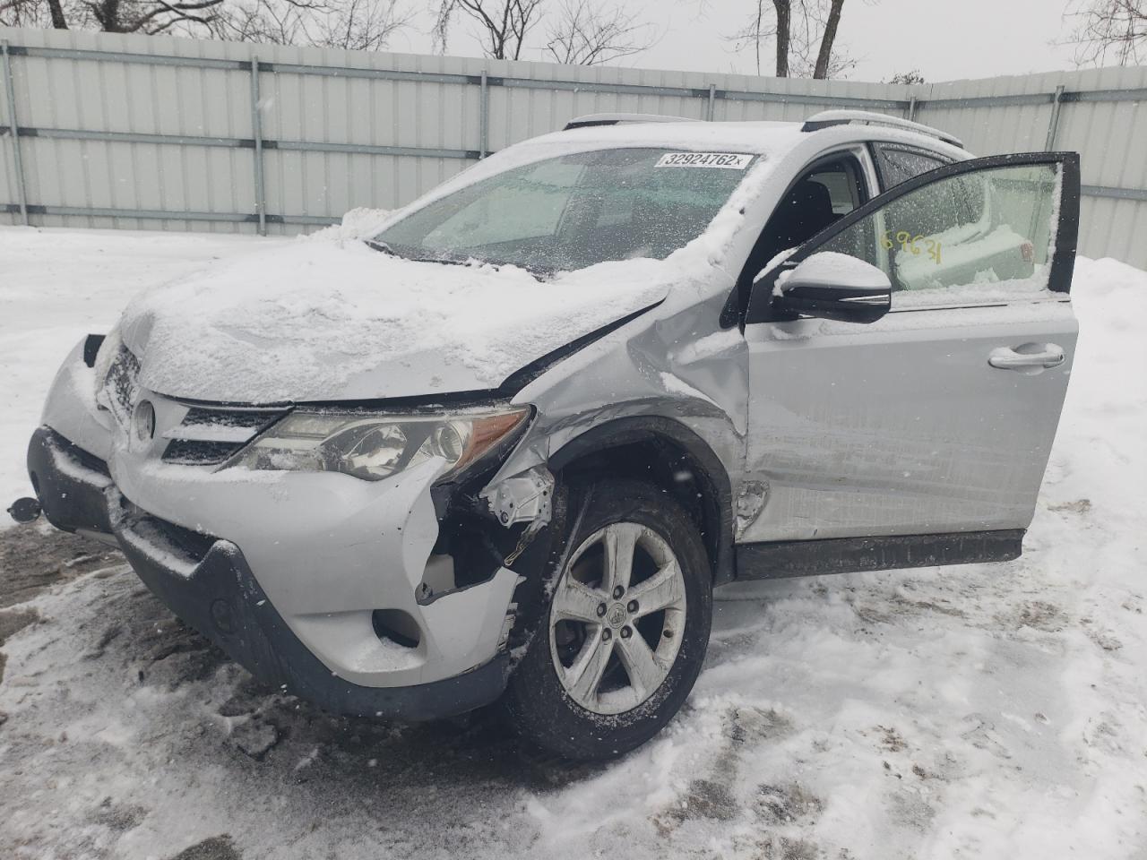 Photo 2 from auction – 2013 TOYOTA RAV4 XLE with VIN JTMRFREV2D5006292
