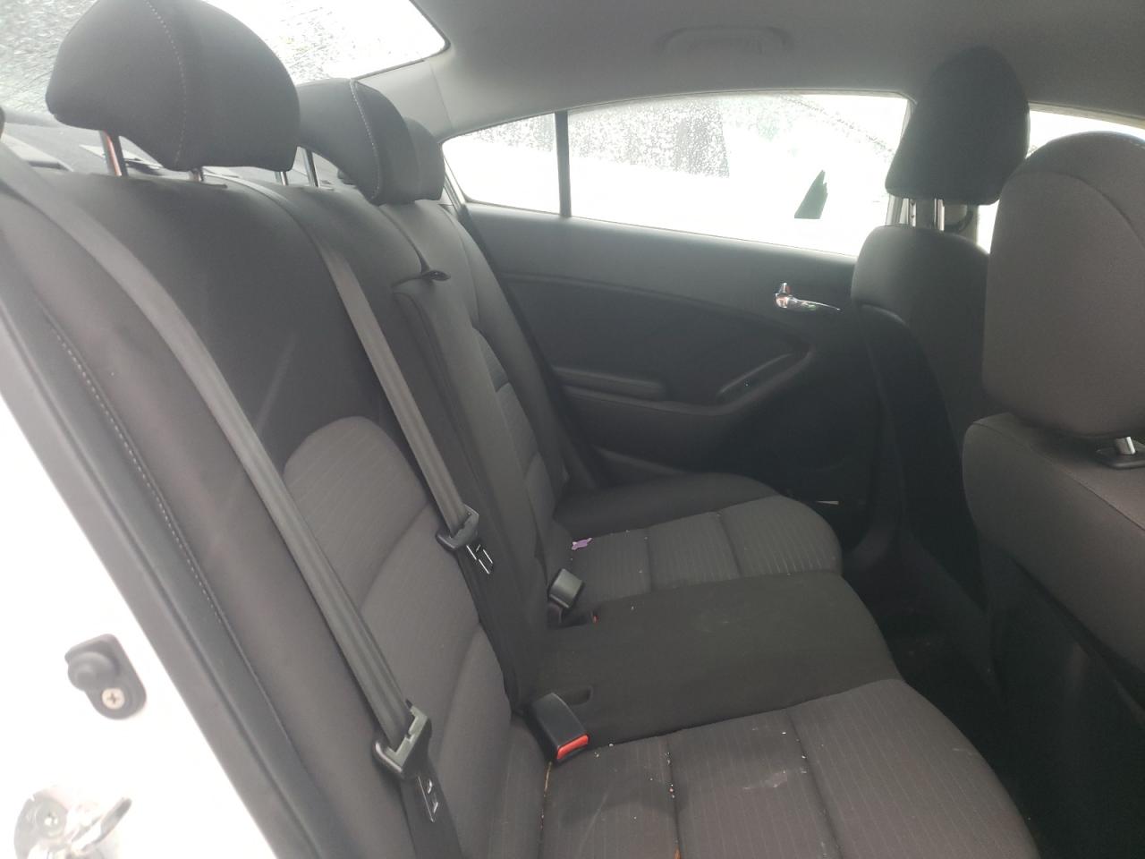 Photo 6 from auction – 2016 KIA FORTE LX with VIN KNAFX4A60G5516515