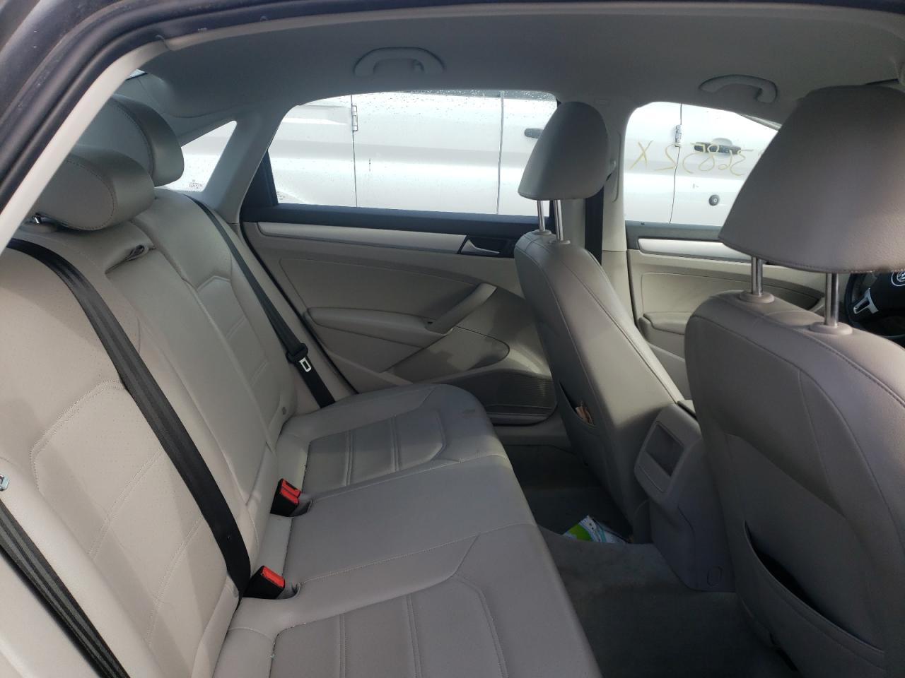 Photo 6 from auction – 2012 VOLKSWAGEN PASSAT SE with VIN 1VWBN7A32CC054900