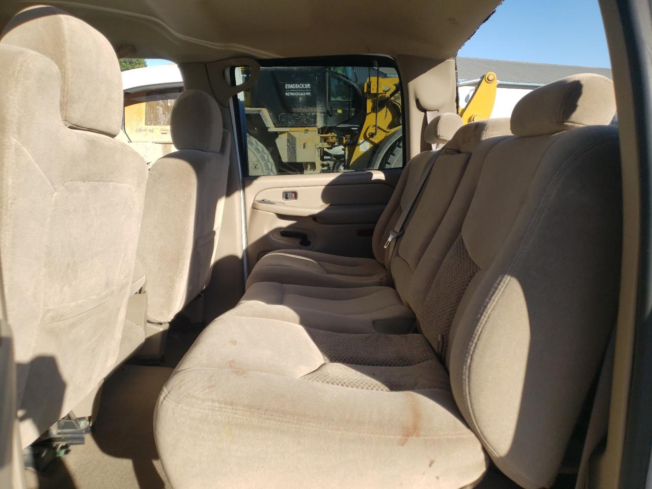 Photo 6 from auction – 2005 CHEVROLET SILVERADO with VIN 1GCHC23235F964129
