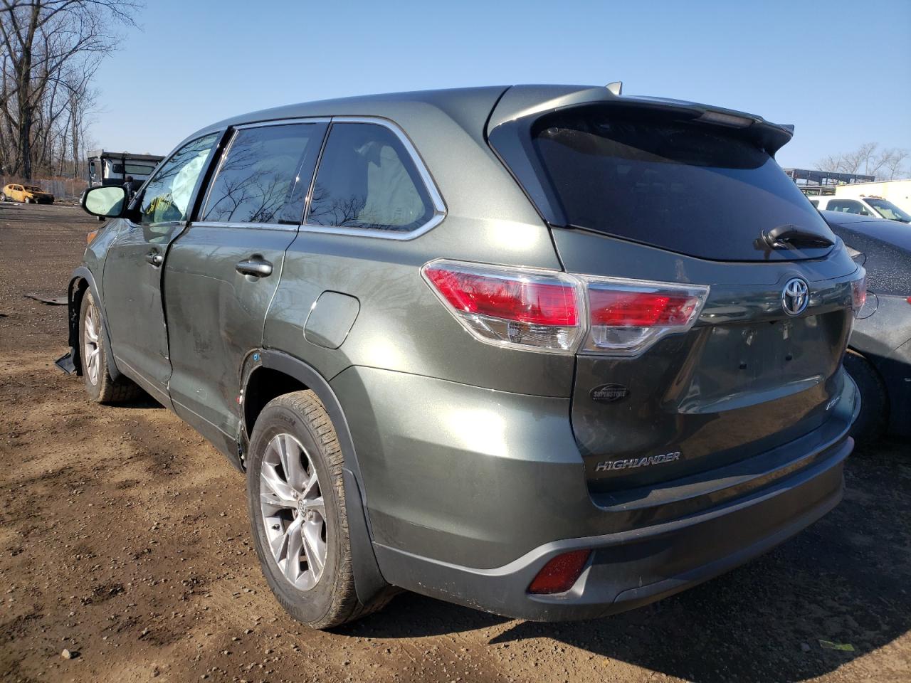 Photo 3 from auction – 2016 TOYOTA HIGHLANDER with VIN 5TDBKRFH9GS320851