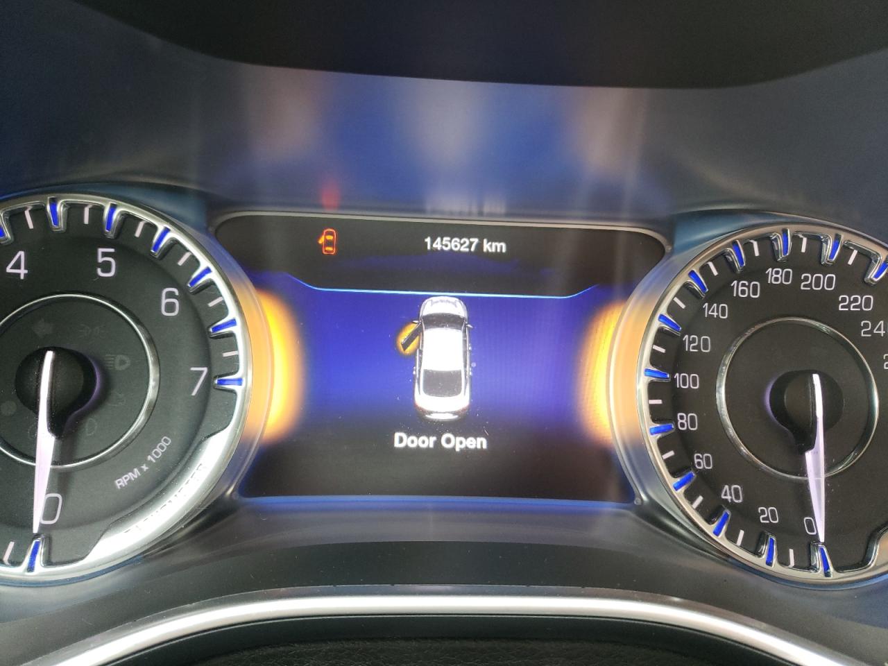 Photo 8 from auction – 2015 CHRYSLER 200 C with VIN 1C3CCCEG3FN639209