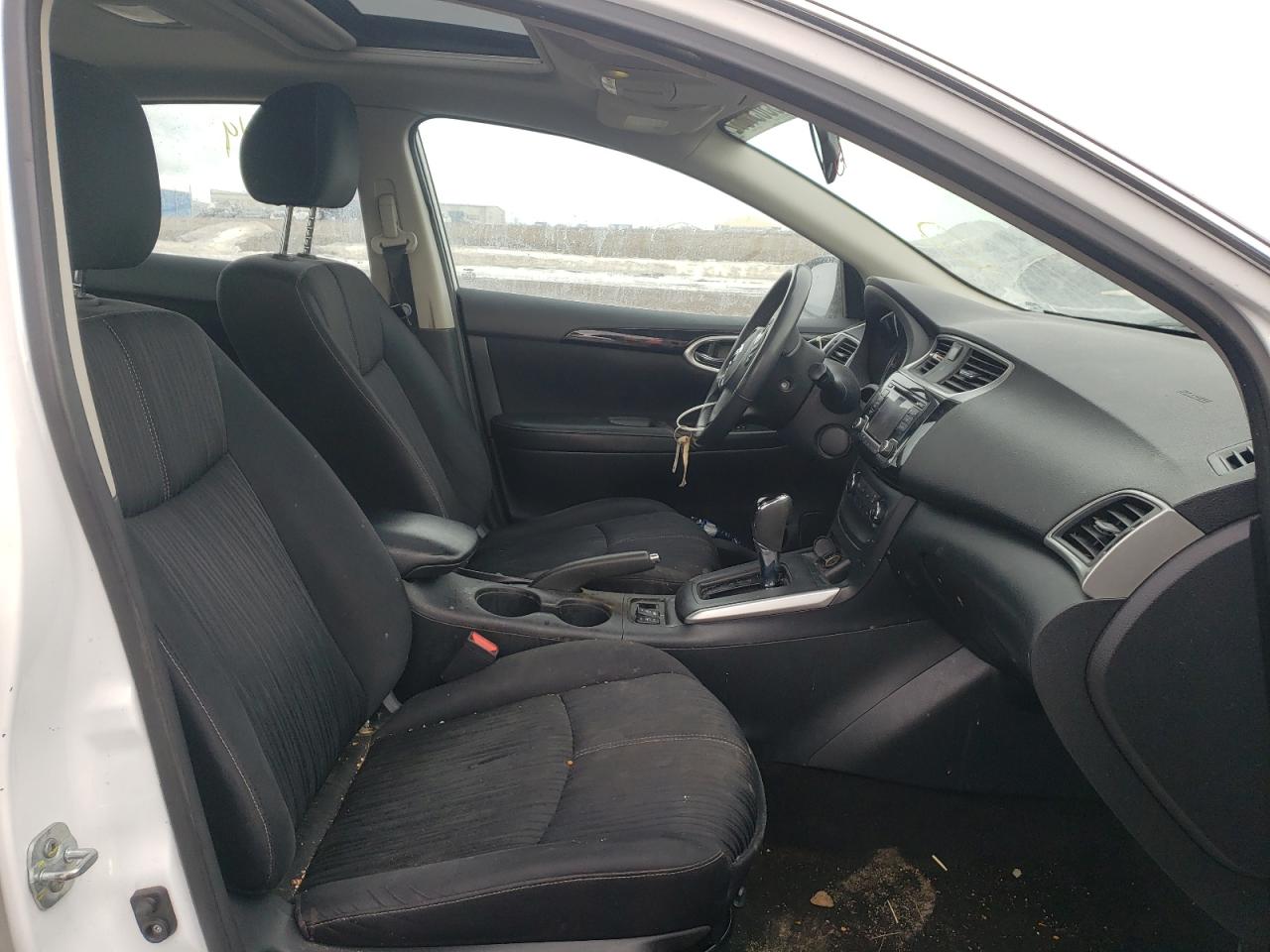 Photo 5 from auction – 2016 NISSAN SENTRA S with VIN 3N1AB7AP8GL661844
