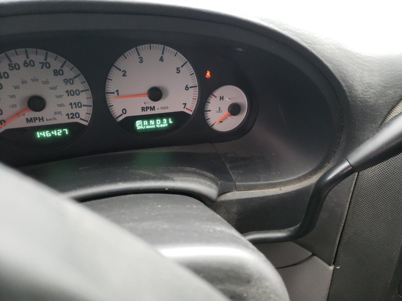 Photo 8 from auction – 2005 DODGE GRAND CARA with VIN 1D4GP24R25B337072