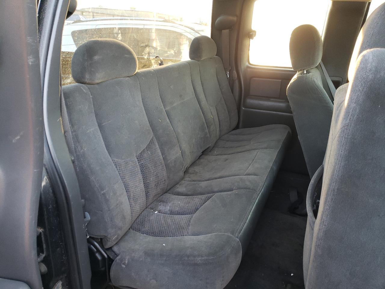 Photo 6 from auction – 2003 CHEVROLET SILVERADO with VIN 1GCEC19V93Z339437