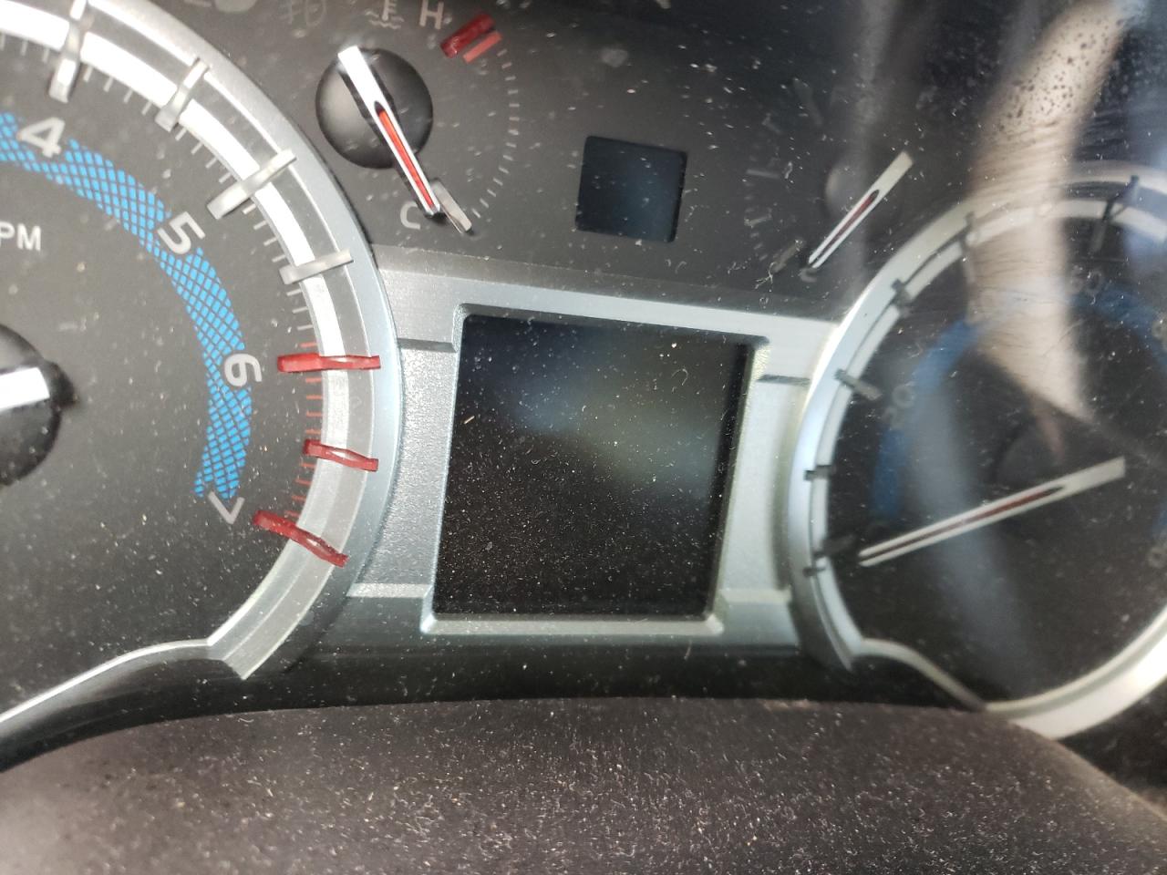 Photo 8 from auction – 2014 TOYOTA 4RUNNER SR with VIN JTEBU5JR1E5181851