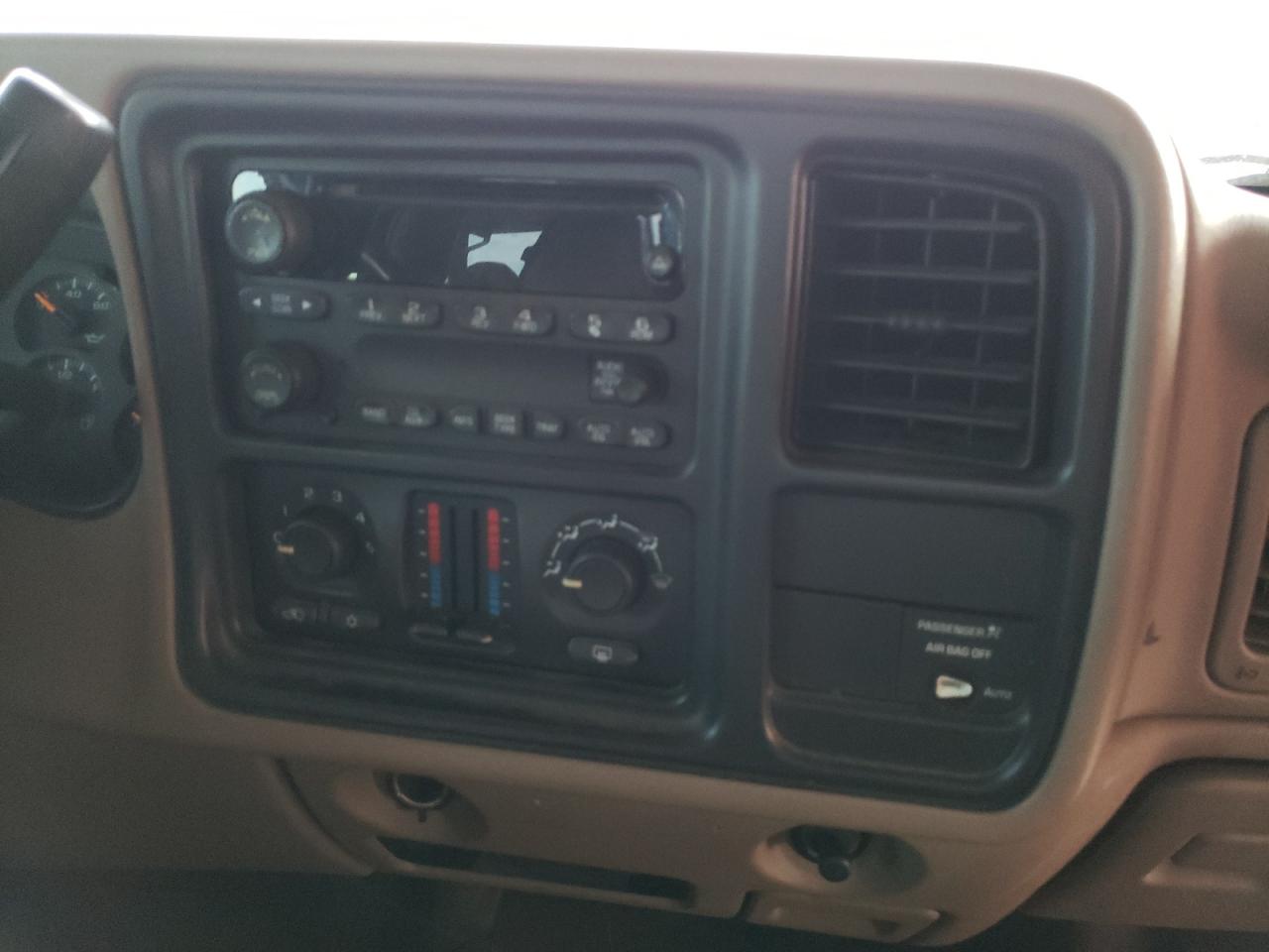 Photo 9 from auction – 2004 GMC NEW SIERRA with VIN 2GTEC19V841114887