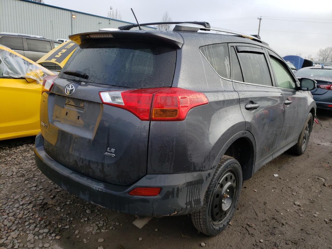 Photo 4 from auction – 2015 TOYOTA RAV4 LE with VIN JTMBFREV0FD128725