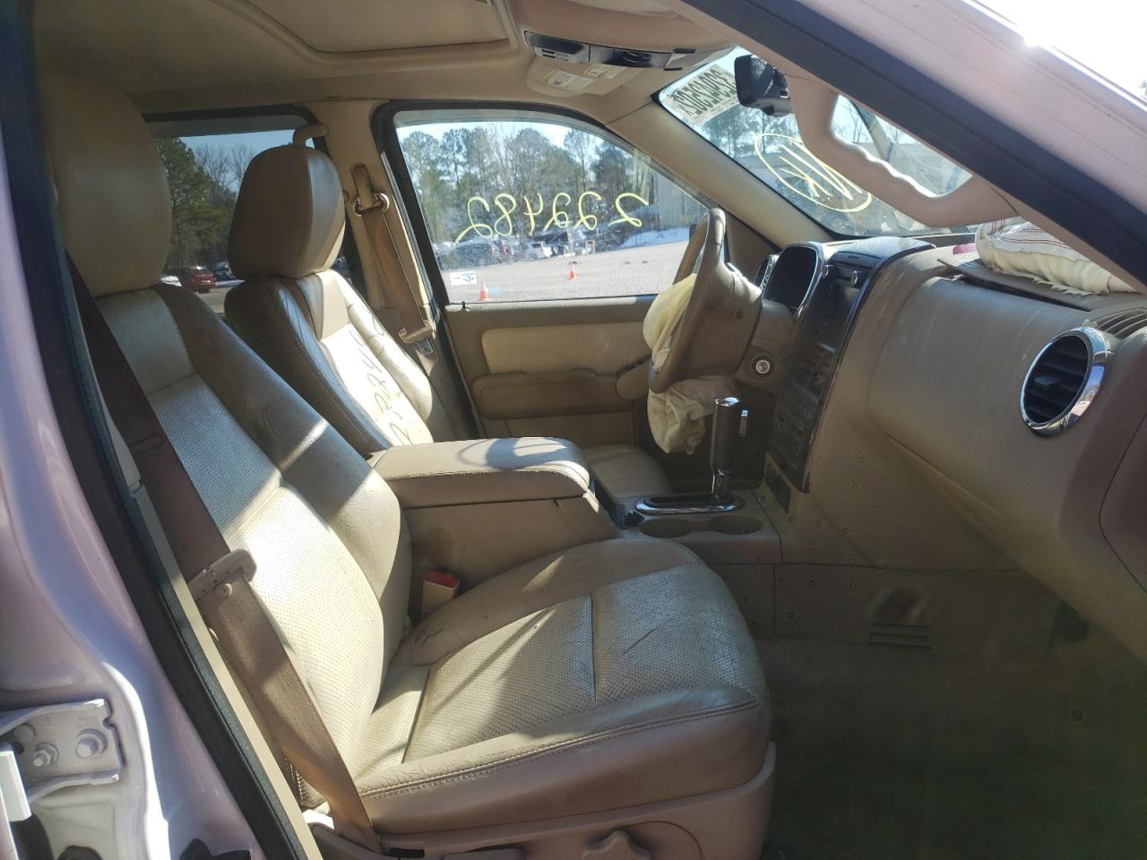 Photo 5 from auction – 2010 FORD EXPLORER L with VIN 1FMEU7F81AUA83928