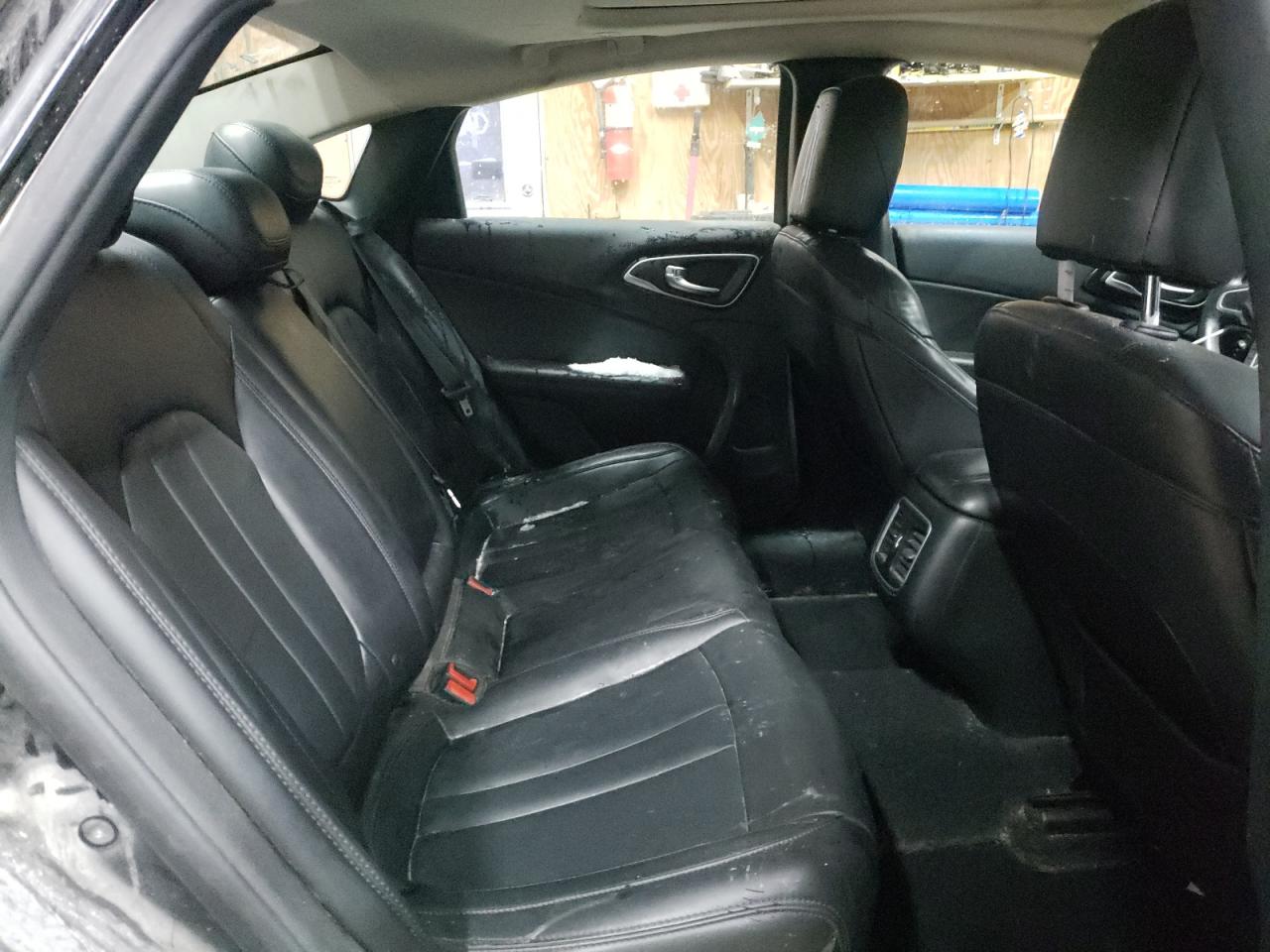 Photo 6 from auction – 2015 CHRYSLER 200 C with VIN 1C3CCCCB2FN550433