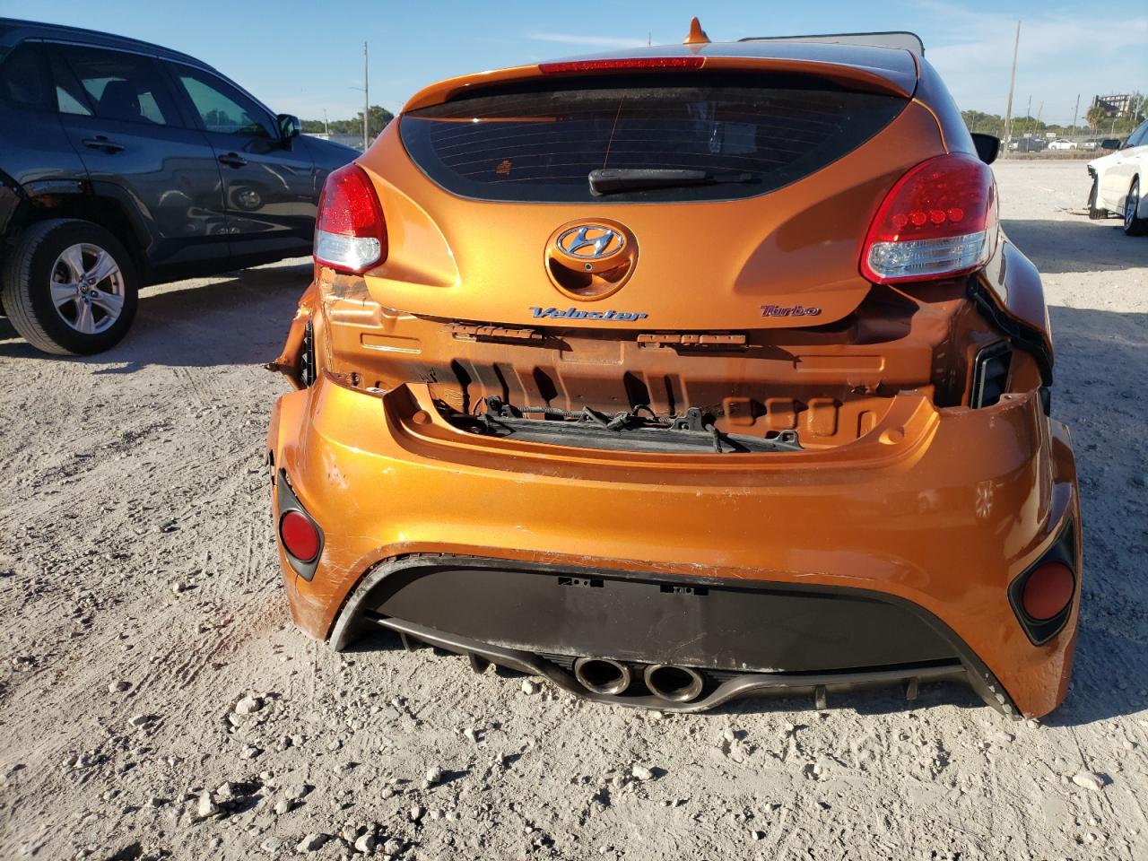 Photo 9 from auction – 2016 HYUNDAI VELOSTER T with VIN KMHTC6AE4GU262653