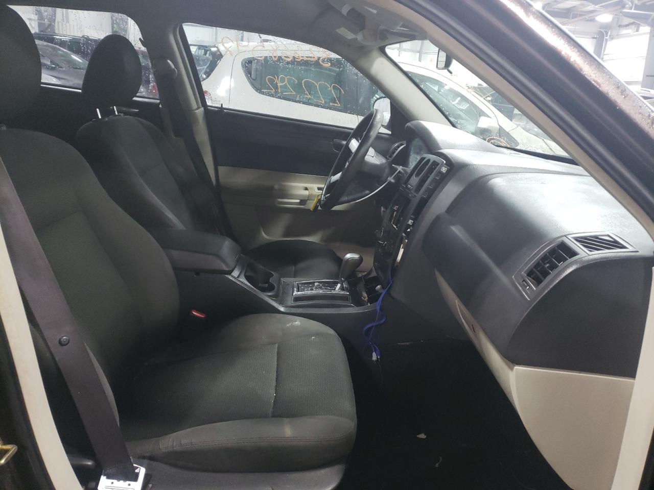 Photo 5 from auction – 2005 CHRYSLER 300 with VIN 2C3JA43R25H543909