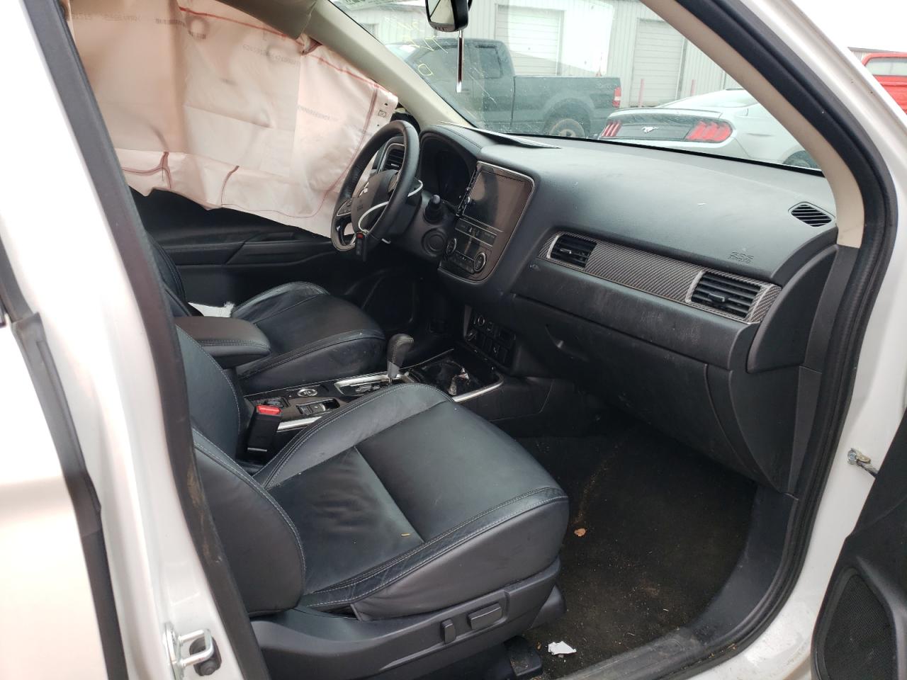 Photo 5 from auction – 2019 MITSUBISHI OUTLANDER with VIN JA4AZ3A36KZ041567