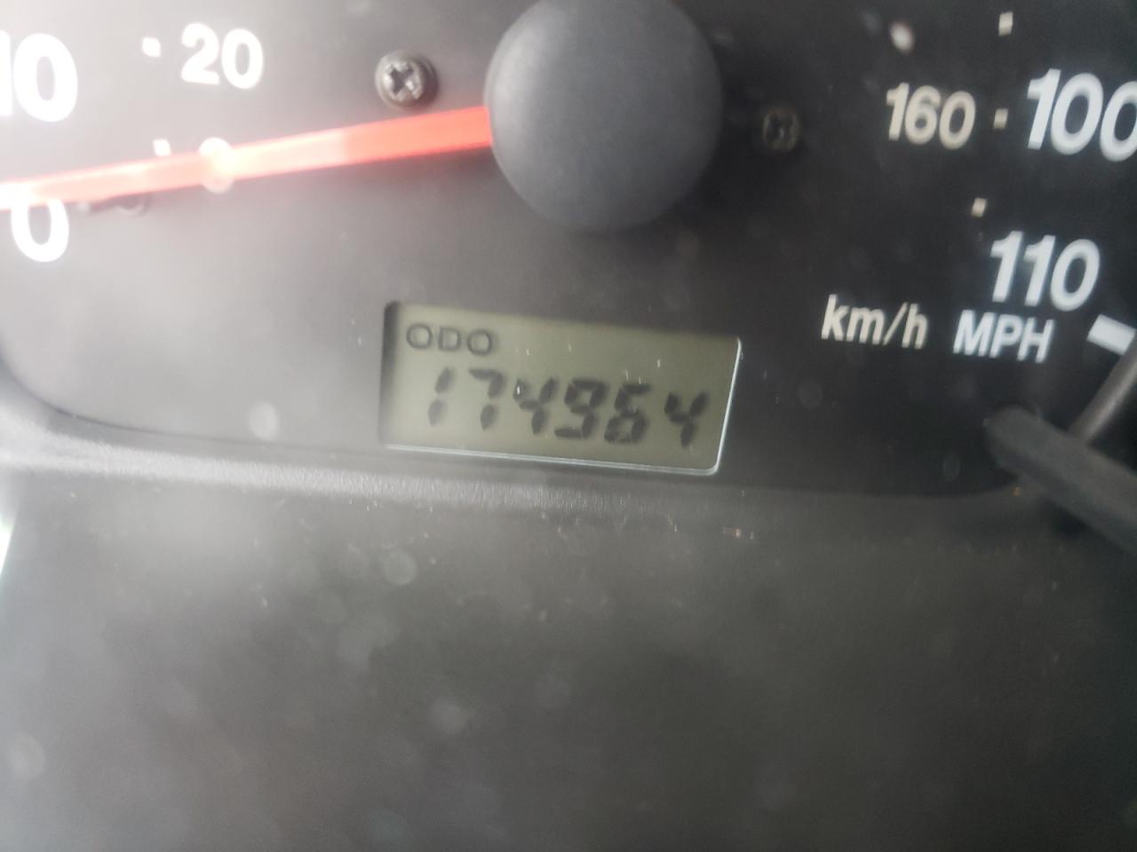 Photo 8 from auction – 2002 CHEVROLET TRACKER ZR with VIN 2CNBJ734X26951244