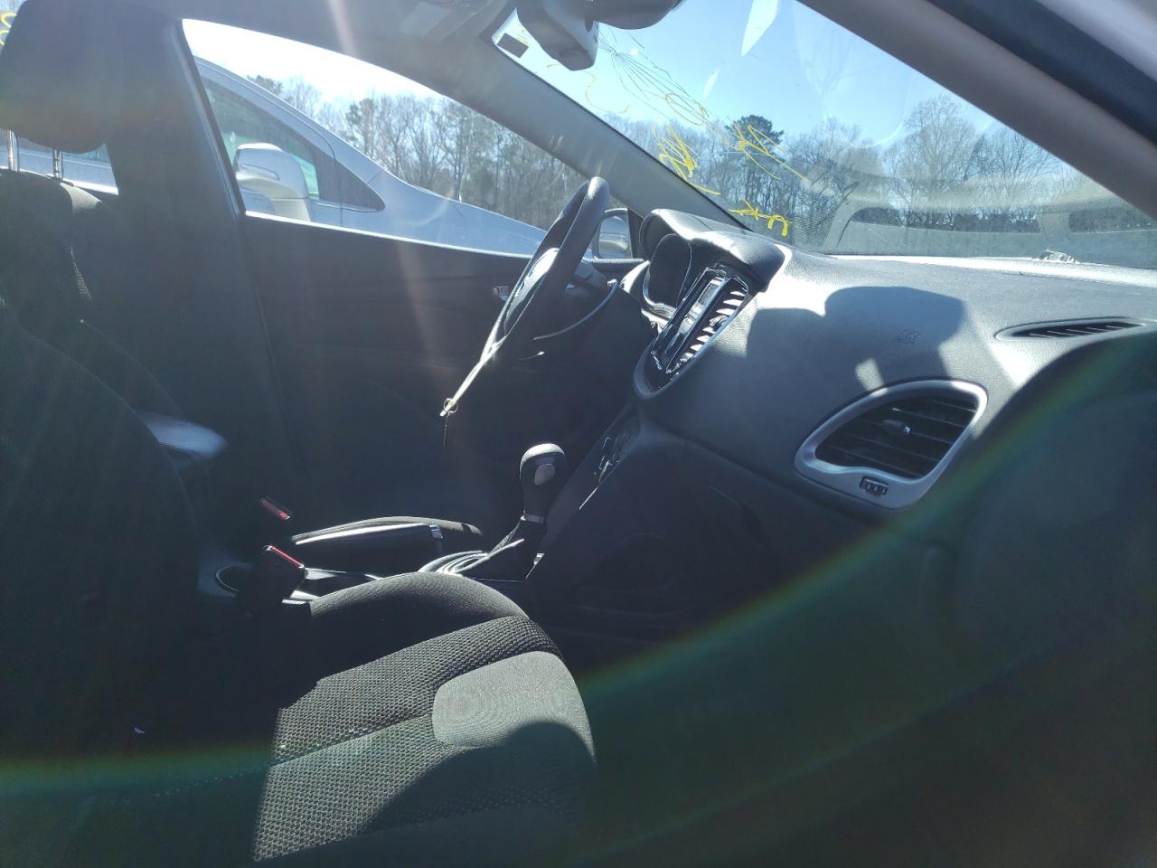 Photo 5 from auction – 2016 DODGE DART SE with VIN 1C3CDFAA3GD592125