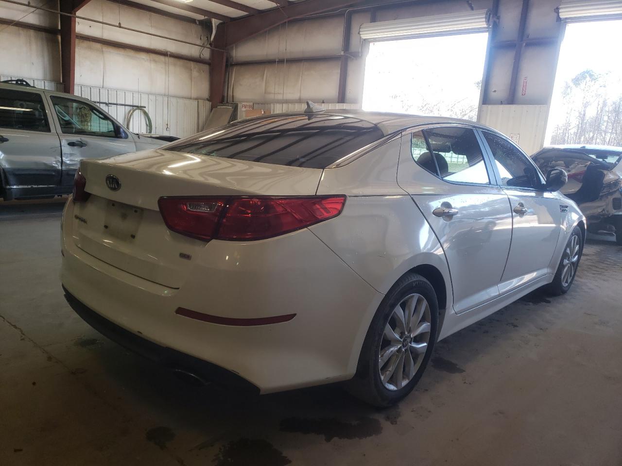Photo 4 from auction – 2015 KIA OPTIMA LX with VIN KNAGM4A73F5617410