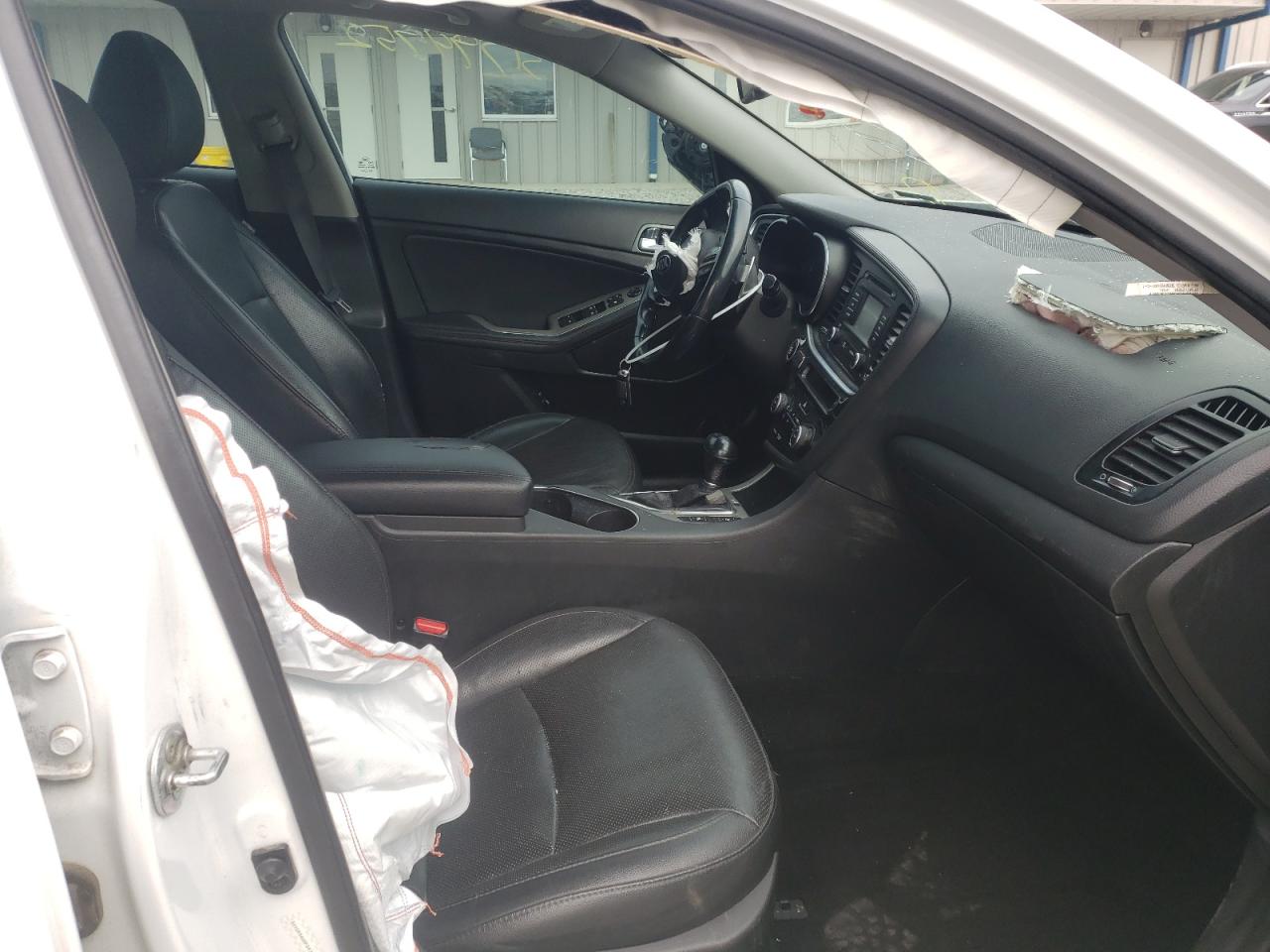 Photo 5 from auction – 2015 KIA OPTIMA SX with VIN 5XXGR4A68FG470797
