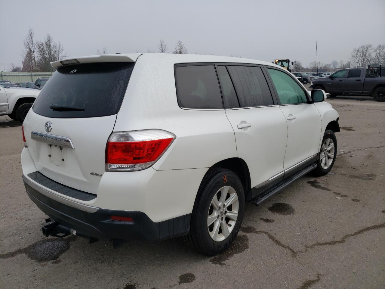 Photo 4 from auction – 2012 TOYOTA HIGHLANDER with VIN 5TDBK3EH9CS094478