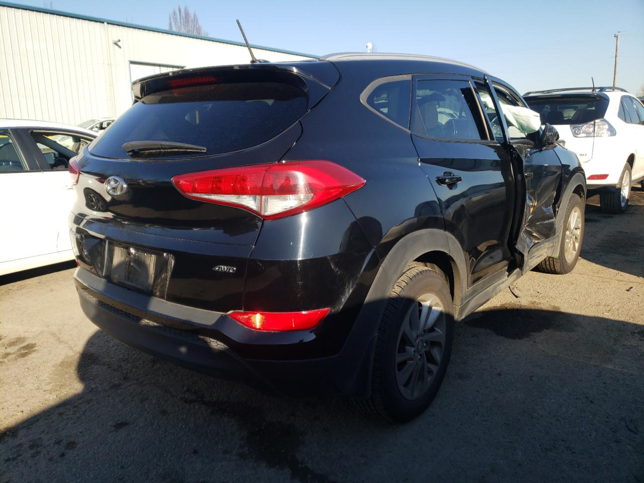 Photo 4 from auction – 2017 HYUNDAI TUCSON LIM with VIN KM8J3CA46HU339215