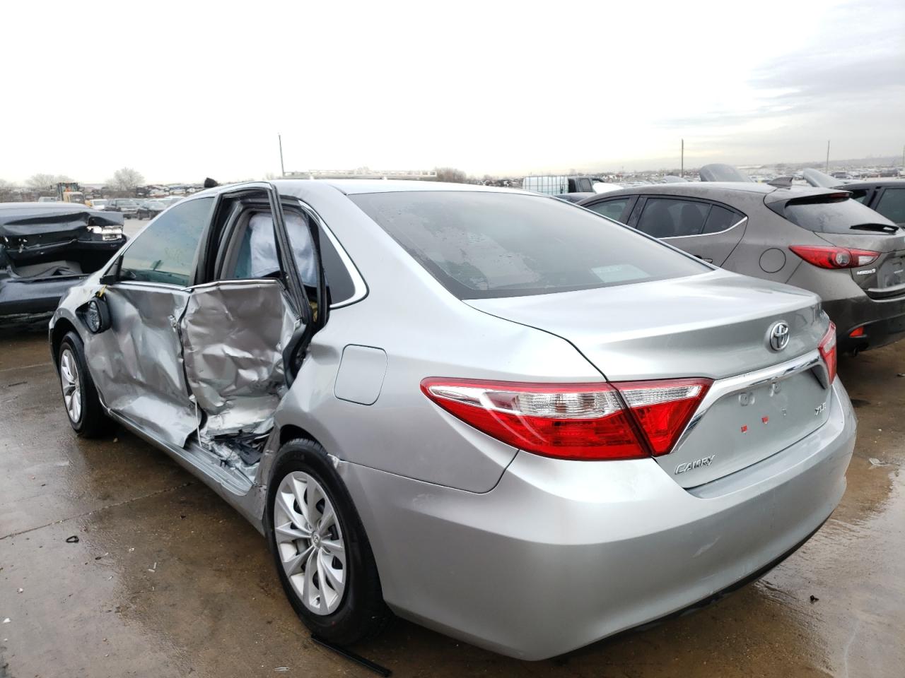 Photo 3 from auction – 2016 TOYOTA CAMRY LE with VIN 4T4BF1FK2GR554599