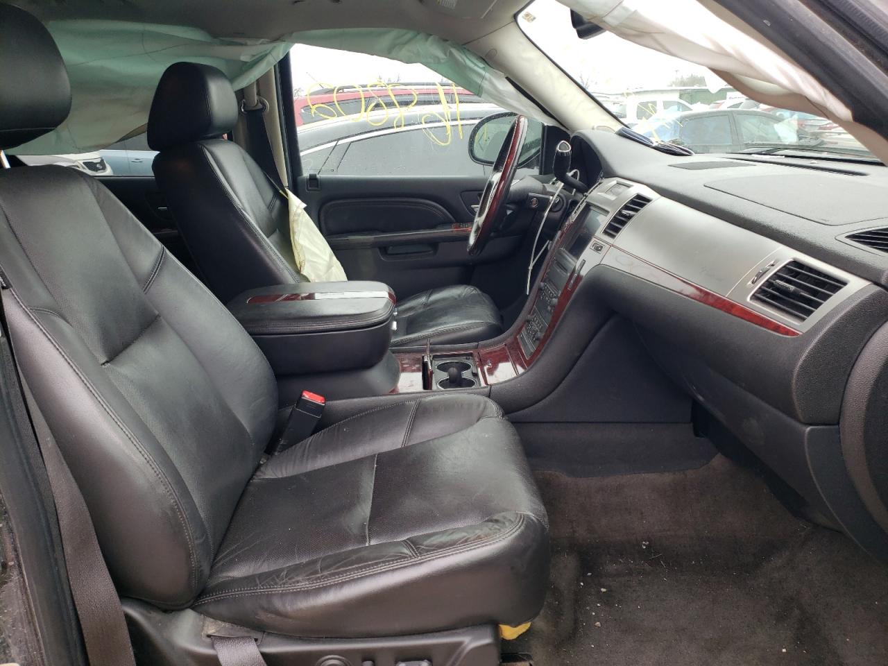 Photo 5 from auction – 2010 CADILLAC ESCALADE L with VIN 1GYUKBEF6AR132935