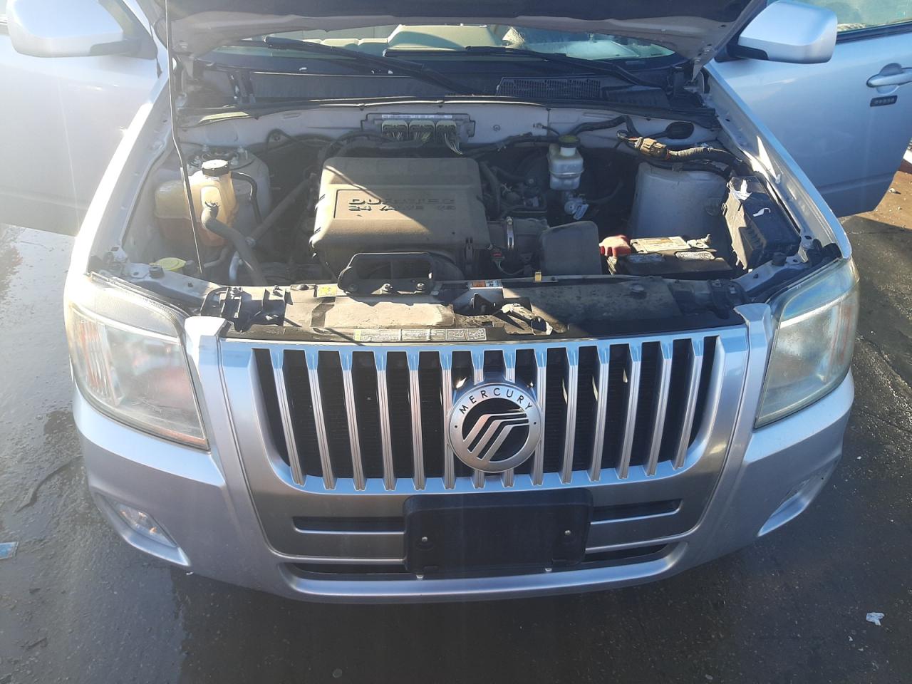 Photo 7 from auction – 2011 MERCURY MARINER PR with VIN 4M2CN8HG8BKJ08110