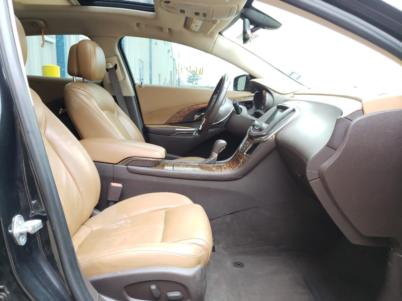 Photo 5 from auction – 2014 BUICK LACROSSE with VIN 1G4GB5G33EF151694