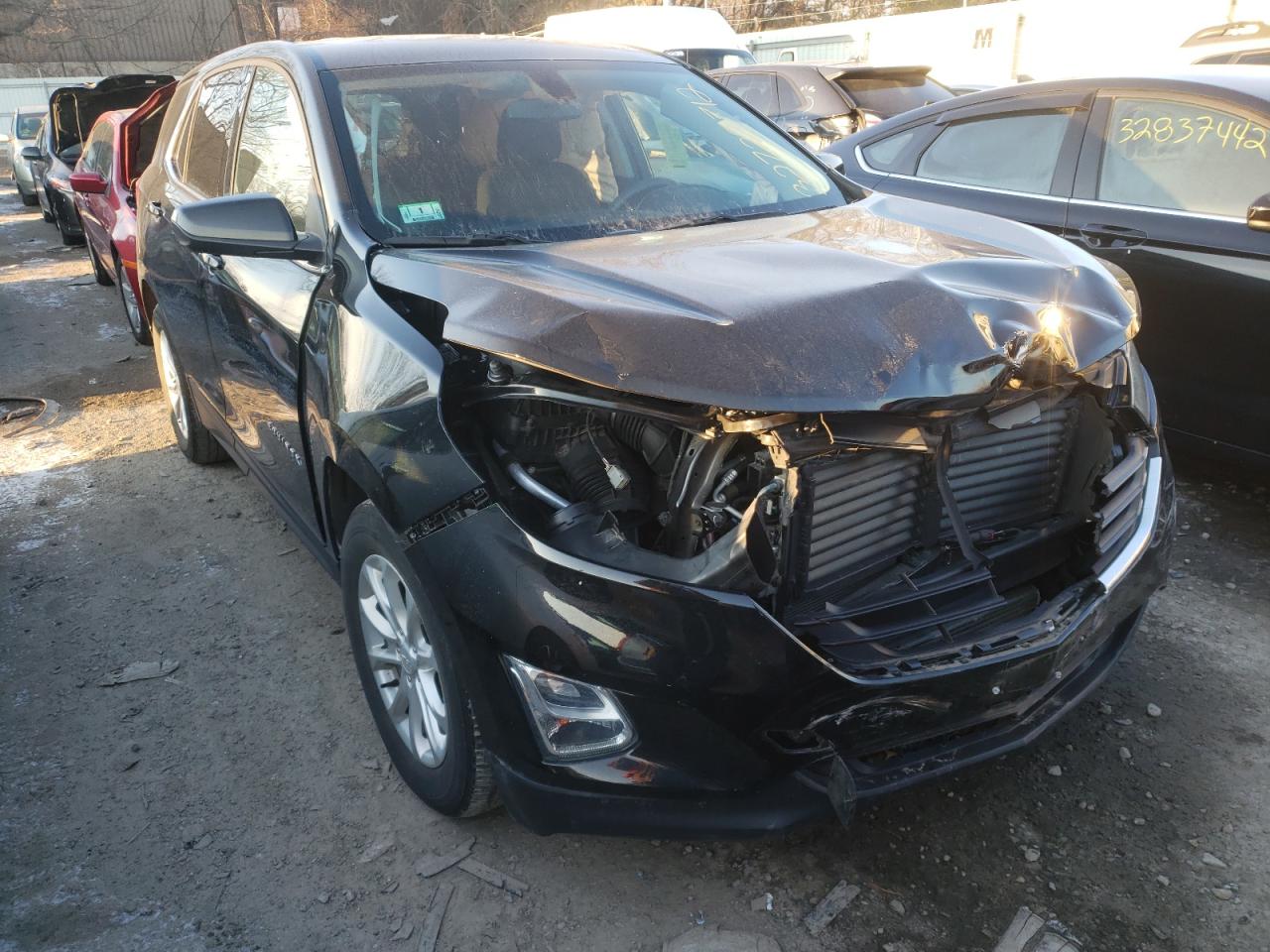 CHEVROLET EQUINOX LT 2018 with VIN 2GNAXSEV7J6152079 - Photo from auction
