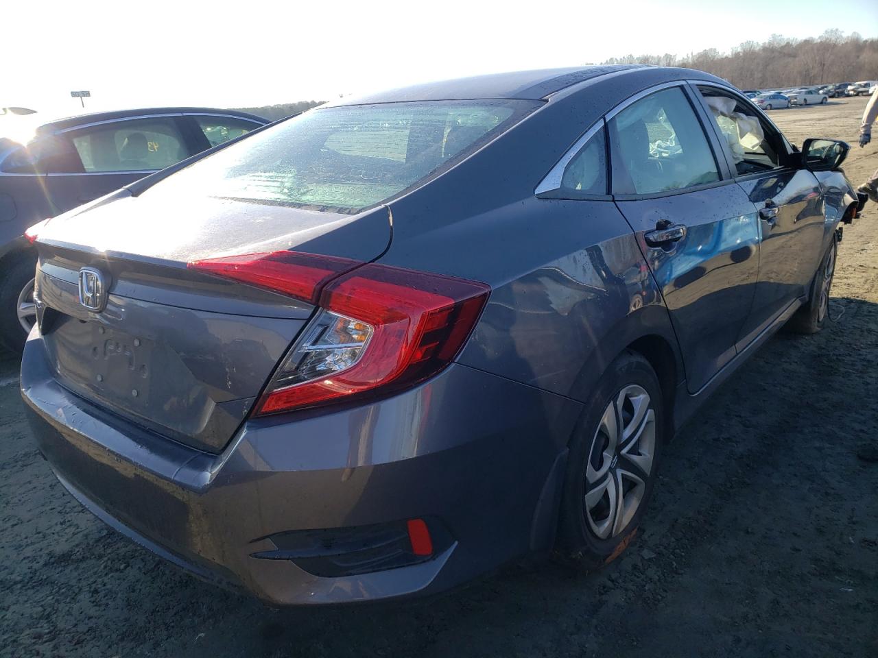 Photo 4 from auction – 2018 HONDA CIVIC LX with VIN 2HGFC2F53JH563574