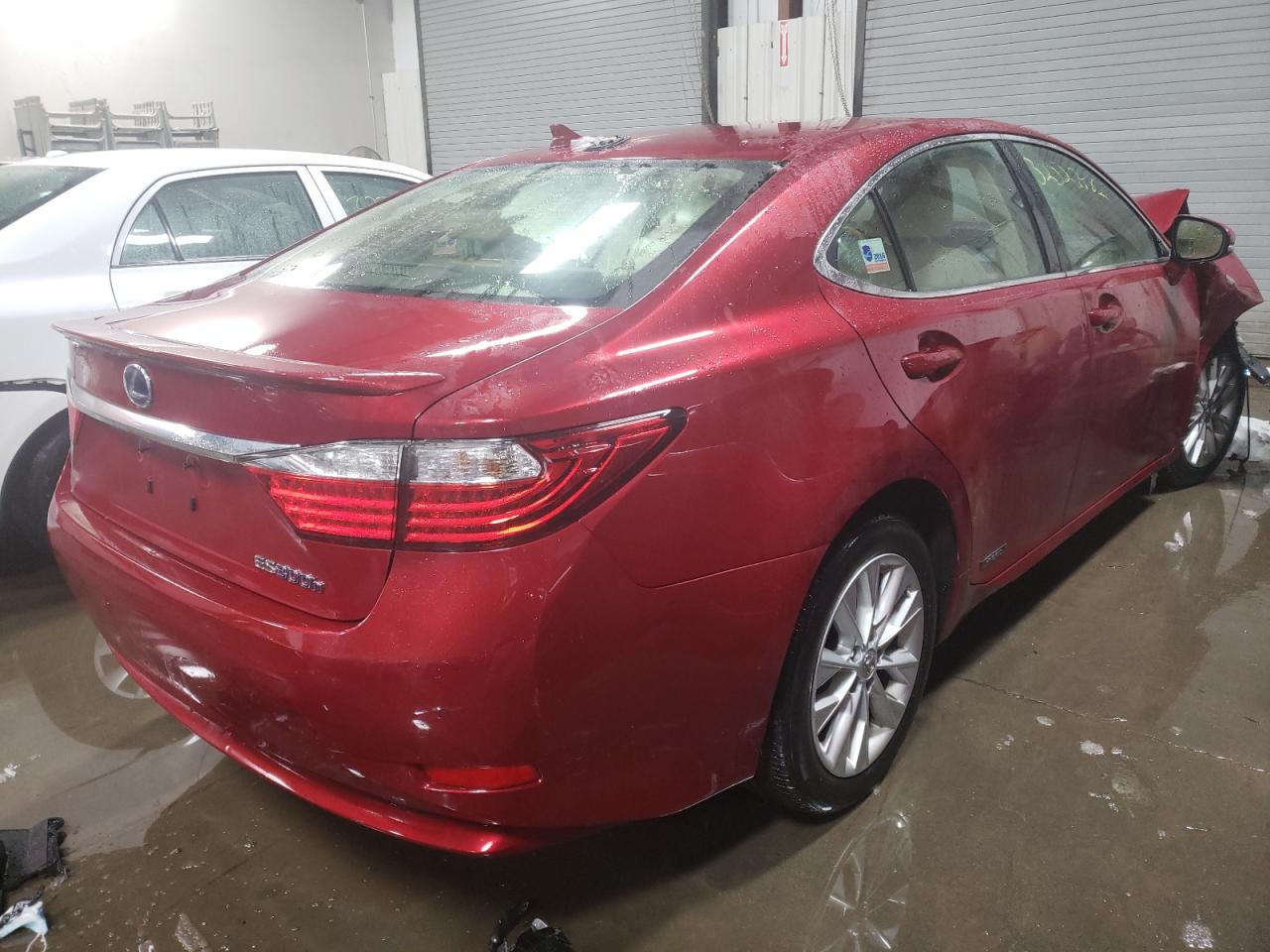 Photo 4 from auction – 2014 LEXUS ES 300H with VIN JTHBW1GG4E2069347