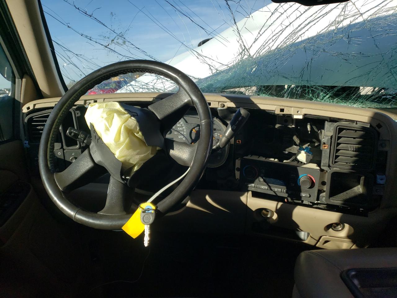 Photo 9 from auction – 2005 CHEVROLET SILVERADO with VIN 1GCHC23235F964129