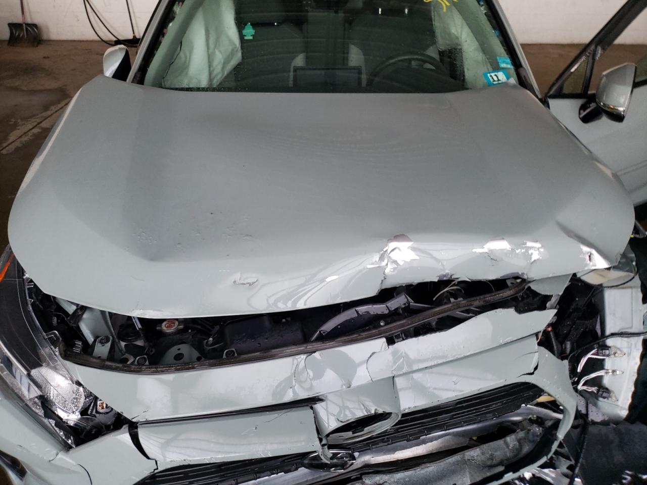 Photo 7 from auction – 2019 TOYOTA RAV4 XLE with VIN 2T3P1RFV8KC015607