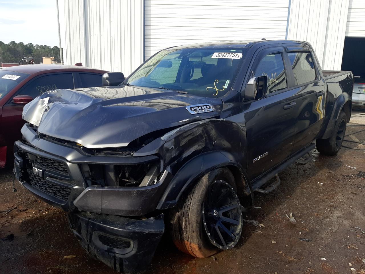 Photo 2 from auction – 2019 RAM 1500 TRADE with VIN 1C6RREGT3KN604214