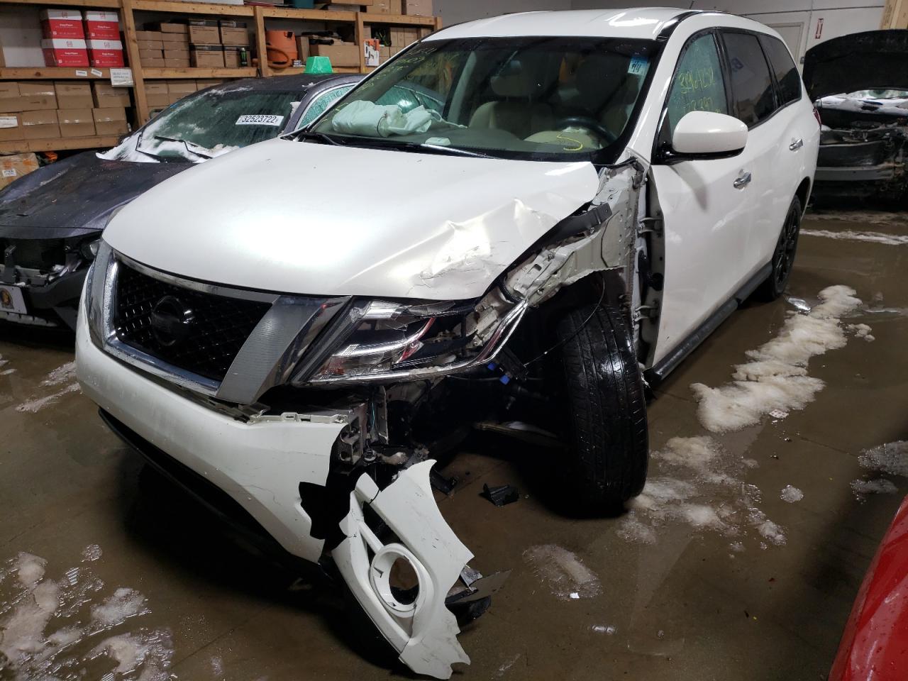 Photo 2 from auction – 2014 NISSAN PATHFINDER with VIN 5N1AR2MN1EC621275