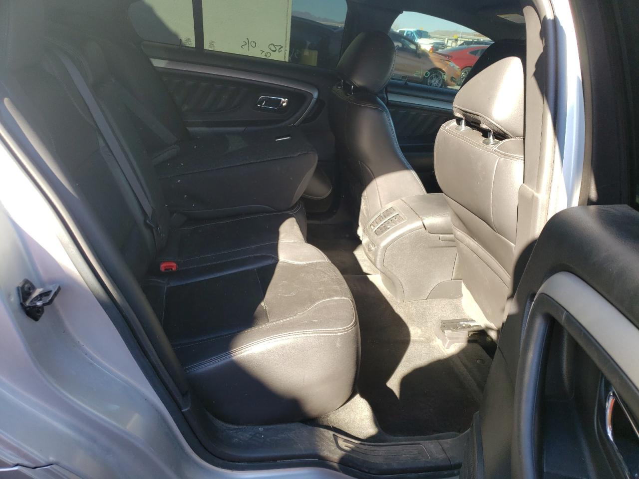 Photo 6 from auction – 2016 FORD TAURUS SEL with VIN 1FAHP2E87GG148159
