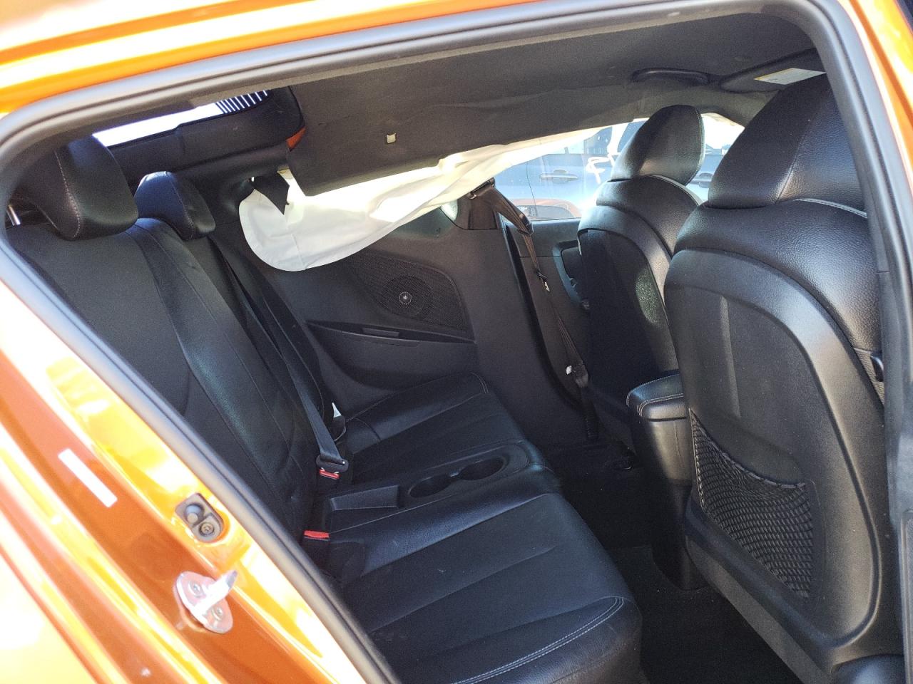 Photo 6 from auction – 2016 HYUNDAI VELOSTER T with VIN KMHTC6AE4GU262653