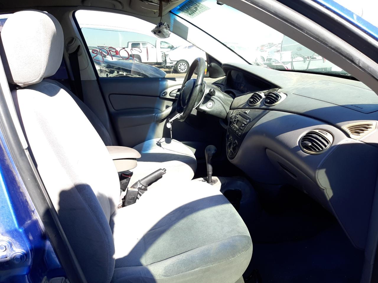 Photo 5 from auction – 2002 FORD FOCUS SE with VIN 1FAFP343X2W106747