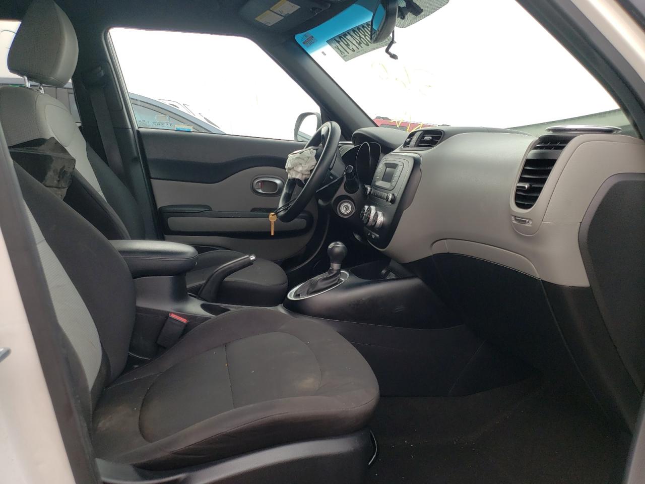 Photo 5 from auction – 2015 KIA SOUL with VIN KNDJN2A24F7121597