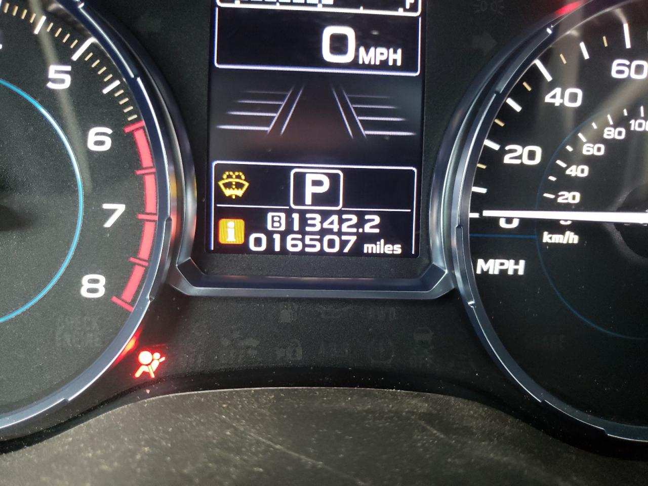 Photo 8 from auction – 2018 SUBARU FORESTER 2 with VIN JF2SJAGC0JH522398