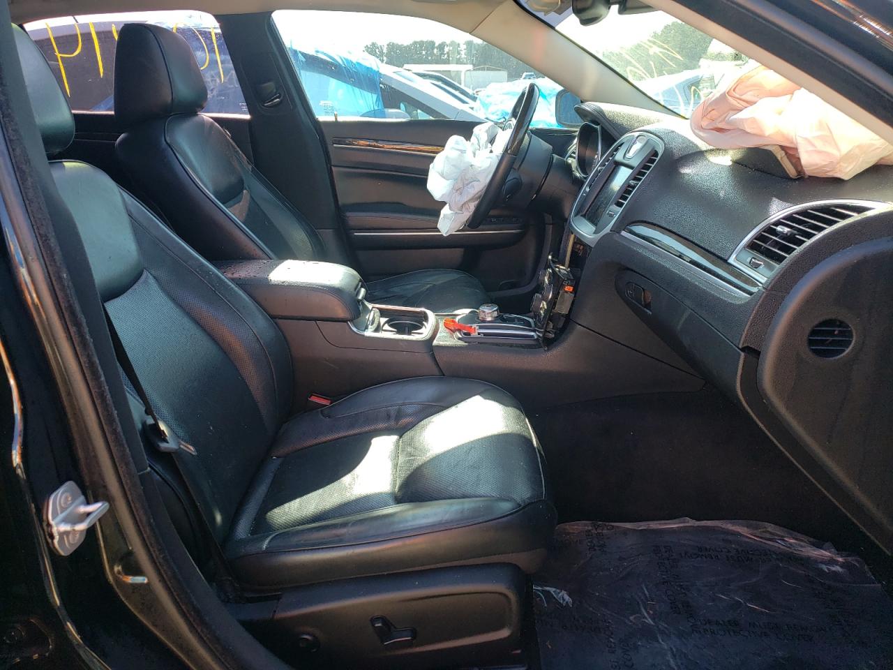 Photo 5 from auction – 2016 CHRYSLER 300C with VIN 2C3CCAEG9GH156533
