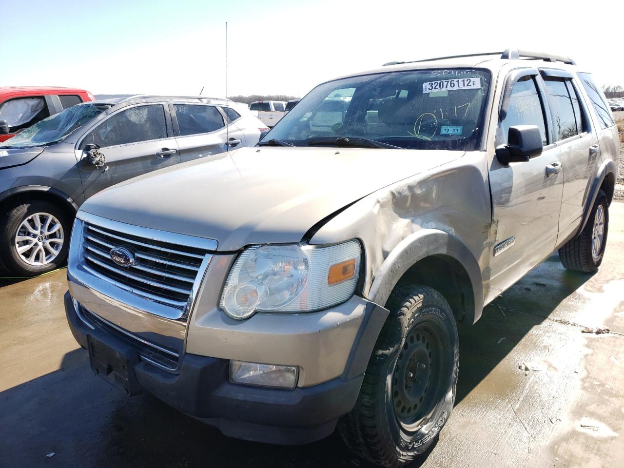 Photo 2 from auction – 2007 FORD EXPLORER X with VIN 1FMEU63E27UB72632